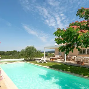  Ferienhaus Les Terrasses De Cascavelle